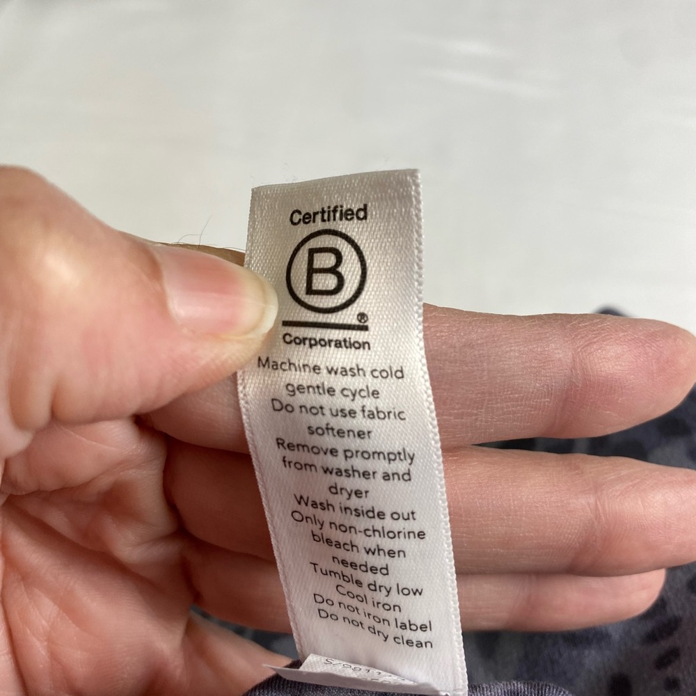 Athleta Salutation Printed Crop Joggers Size 3x - image 4